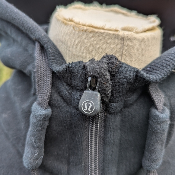 Lululemon Mens Full zip-up hoodie Black Heavy vented jacket size L or M - Picture 11 of 14